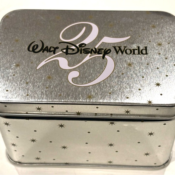 VINTAGE WALT DISNEY WORLD 25TH ANNIVERSARY WRISTWATCH NEW IN BOX WITH CERT - Picture 5 of 6